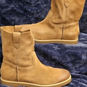 UGG Tan Suede Boots - Size Women's 5